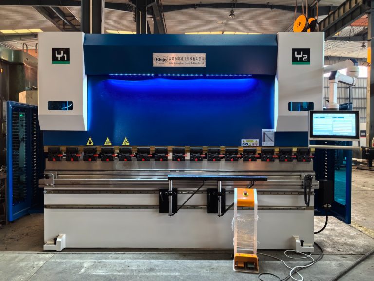 CNC hidraulikus élhajlító gép vastag lemezek ipari megmunkálásához