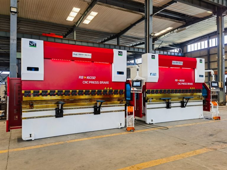 CNC élhajlító gép gyártóműhelyben sorozatgyártási felhasználásra